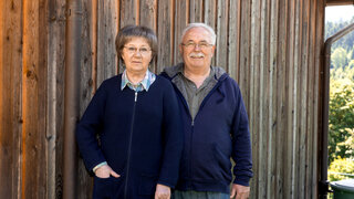 Elisabeth und Hermann Schanzer kümmern sich seit 30 Jahren um ihren halbseitig gelähmten Sohn.