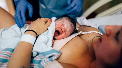 Neugeborenes Baby im Krankenhaus