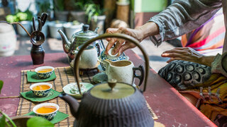 Tea time: Tee wirkt nicht nur entspannend, je nach Sorte hilft er auch bei unterschiedlichen Beschwerden.