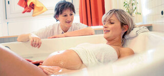 Geburtsvorbereitung in der Badewanne