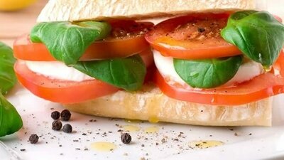Tomaten-Mozarella-Sandwich