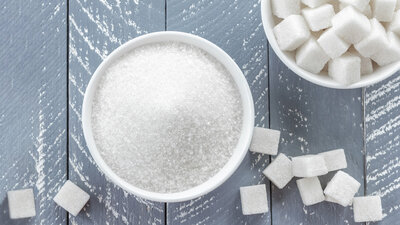 Saccharose wird aus Zuckerrüben oder Zuckerrohr erzeugt