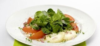 Feldsalat mit warmem Ziegenkäse