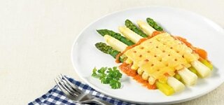 Spargel mit Käse überbacken