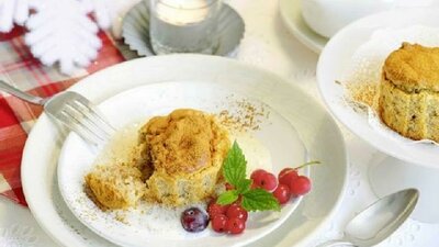 Glühwein-Birnen-Muffins mit Mandel-Vanille-Soße