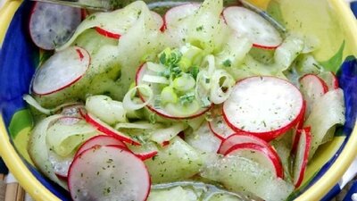 Gurken-Radieschen-Salat