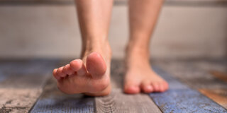 Schöne Füße sind für Menschen mit Diabetes keine Selbstverständlichkeit. Intensive Pflege ist bei Betroffenen daher besonders wichtig.