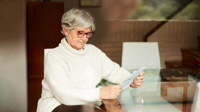 Wer seinen Anspruch auf Hinterbliebenenrente geltend machen möchte, muss vorher einen Antrag bei der Rentenversicherung stellen. 