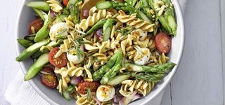 Spargel-Pasta mit Mozzarella