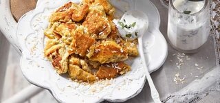 Ingwer-Kokos-Schmarrn mit Fruchtsalat