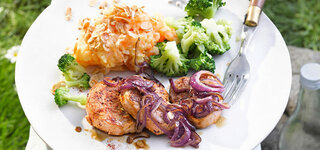Schweinemedaillons mit Brokkoli und Möhren-Kartoffel-Püree