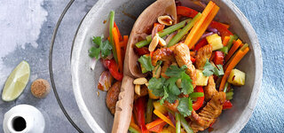 Wok-Pfanne mit Putenfilet