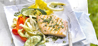 Lachsfilet mit Grillgemüse