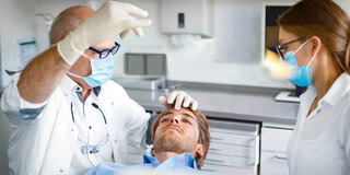 Die meisten fühlen sich beim Zahnarztbesuch unwohl - womöglich kann Hypnose Abhilfe schaffen.