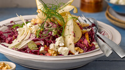 Fruchtiger Blaukraut-Salat mit Feta