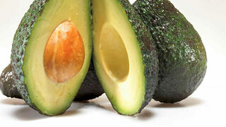 Gesunde Ernährung: Avocado zügelt Hunger 
