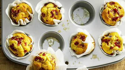 Parmesan-Mini-Muffins mit Parmaschinken