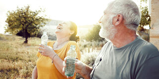 Genug trinken - bei Aktivität in der Hitze besonders wichtig.