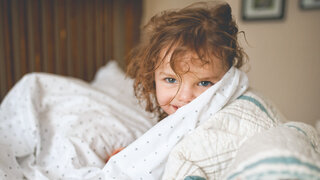 Eine Schlaf­apnoe bei Kindern bleibt oft lange Zeit unerkannt.