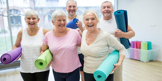 Fit statt gebrechlich: Regelmäßige Bewegung im Alter tut Körper und Seele gut. Auch bei vielen chronischen Erkrankungen ist Sport empfehlenswert.