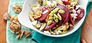 Rote-Beete-Salat mit Walnüssen und Feta