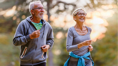 Sport im Alter hält nicht nur fit, sondern beugt auch Demenz vor