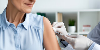 Die Ständige Impfkommission (Stiko) empfiehlt Erwachsenen, den Impfschutz gegen Tetanus alle zehn Jahre aufzufrischen.