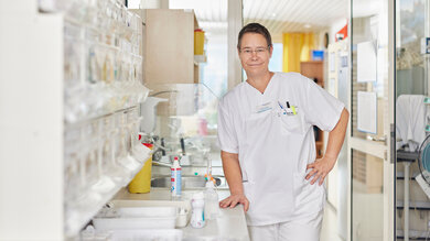 Anja Timmermann, 53, arbeitet in der BG-Unfallklinik in Murnau. 2018 schloss sie ihre Ausbildung zur Gesundheits-und Krankenpflegerin ab.