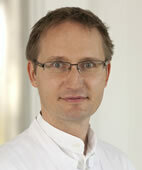 Professor Marc Schmitter ist Direktor der Poliklinik für Zahnärztliche Prothetik im Zentrum für Zahngesundheit am Universitätsklinikum Würzburg
