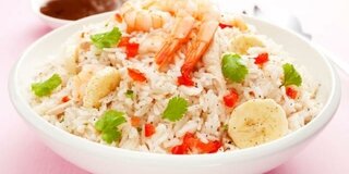 Reissalat mit Shrimps und Bananen 