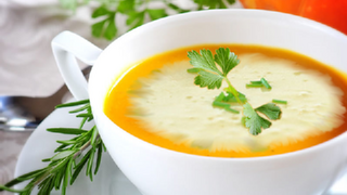 Gemischte Gemüsesuppe