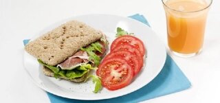 Schinken-Salat Brötchen