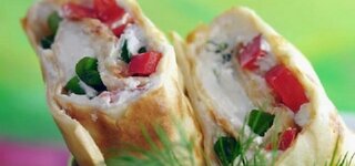 Frischkäse-Wrap mit Paprika und Feldsalat