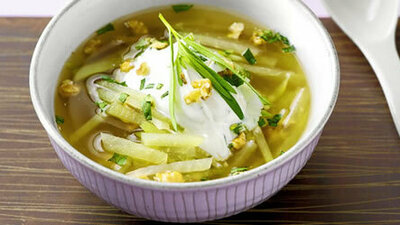 Kohlrabi-Suppe mit Wasabi