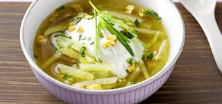 Kohlrabi-Suppe mit Wasabi