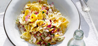 Farfalle mit Fenchel und Zwiebeln