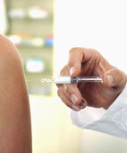 Impfen kann vor vielen Enzephalitis-Erregern schützen