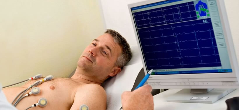 Ekg Das Zeigt Die Elektrokardiografie An Apotheken Umschau
