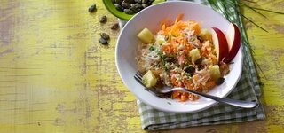 Hirse-Sauerkraut-Salat mit Kürbiskernen