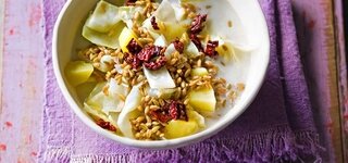 Weißkraut-Suppe mit Grünkernen und getrockneten Tomaten