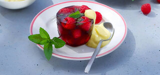 Himbeer-Türmchen mit Safran-Creme