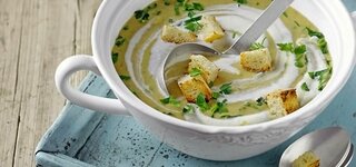 Maronen-Suppe mit Curry-Croutons