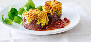 Hirsch-Medaillons mit Kräuter-Kruste