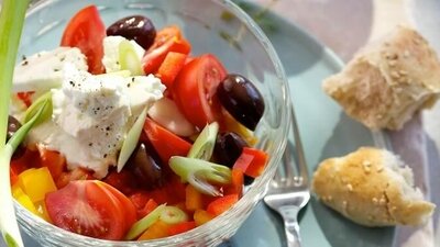 Paprika-Bauern-Salat mit Kräuterquark