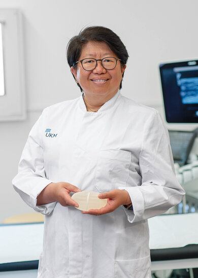 dr  Joke Tio is chief physician at the Breast Center at the University Hospital Münster