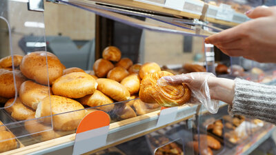 Zugreifen – ja oder nein? Beim Bäcker oder im Supermarkt begegnen uns überall glutenhaltige Lebensmittel.