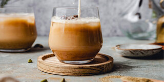 Sieht fast aus wie Kaffee: Der würzige Chai Latte macht geschmacklich einiges her.