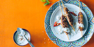 Marokkansiches Lamm-Kebab mit Minzdip.