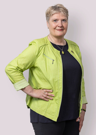 Ulla Rose ist Krankenschwester, Pflege-Lehrerin und seit 2021 Geschäftsführerin des Vereins Home Care Berlin. Er setzt sich dafür ein, dass Menschen die letzte Lebenszeit in ihrem gewohnten Umfeld verbringen können.